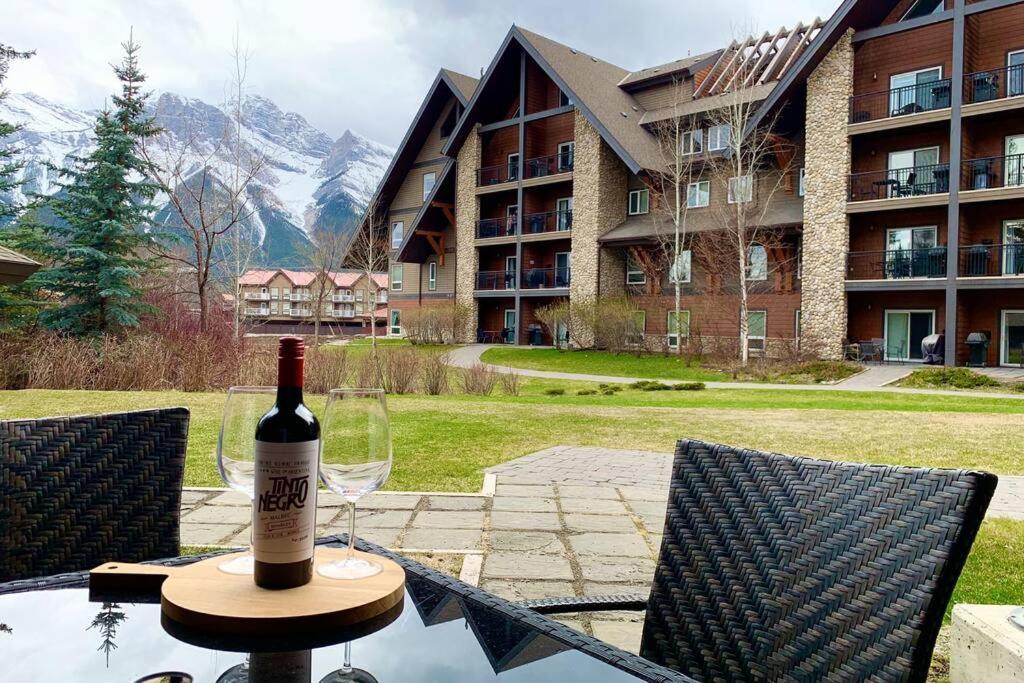 Mountain Retreat, Pool & Hot Tub, Bbq, Patio, King Bed, Sleeps 6! Aparthotel Canmore Exterior photo